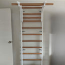 Escalera Sueca para Calistenia con Marco Blanco y Barras Naturales